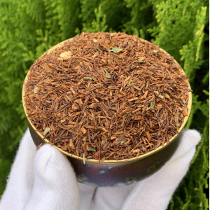 Чай ройбуш клубничный высший сорт 100 г